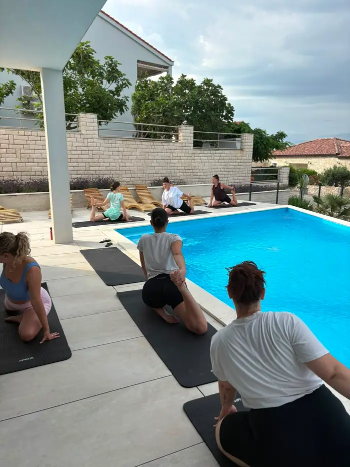 Praxis am beheizten Pool